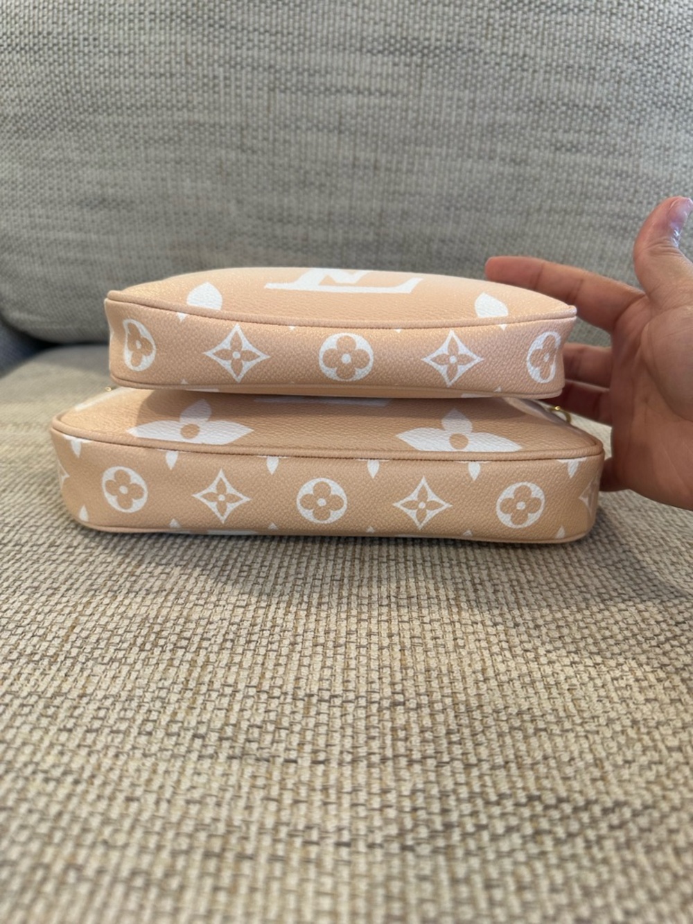 Louis Vuitton Multi Pochette Accessoires bag from the "By the Pool" Collection - Picture 5 of 14